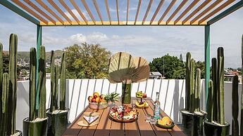 Rooftop Hot Tub 3 levels 5br in Villa