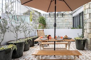 Rooftop Hot Tub 3 levels 5br in Villa