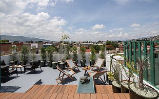Rooftop Hot Tub 3 levels 5br in Villa