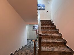 Pearl Apartments
