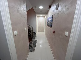 Pearl Apartments