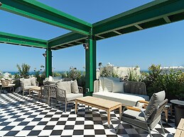 LIV The City Suites