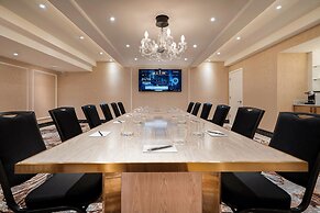 AZUR Legacy Collection Hotel