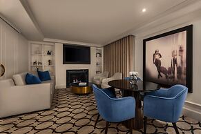 AZUR Legacy Collection Hotel