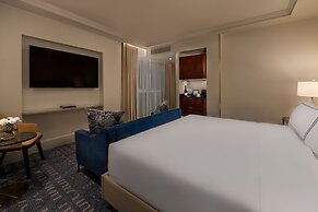 AZUR Legacy Collection Hotel