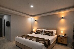 Whitestone Hotel