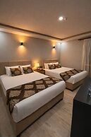 Whitestone Hotel