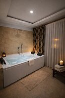 Whitestone Hotel