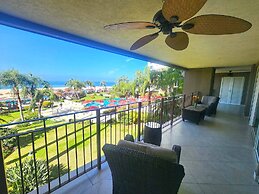 Beachfront Grand Venetian condo