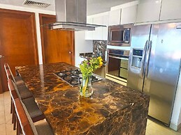 Beachfront Grand Venetian condo