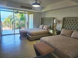 Beachfront Grand Venetian condo