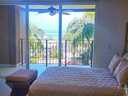 Beachfront Grand Venetian condo