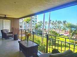 Beachfront Grand Venetian condo