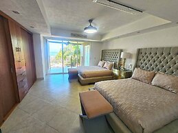 Beachfront Grand Venetian condo