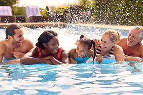 Jhadano Villa 3BR Pool Shuttle 3 Mins to Beach
