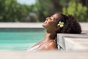 Jhadano Villa 3BR Pool Shuttle 3 Mins to Beach