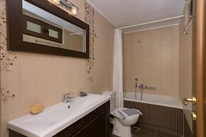George's Poet Maisonette