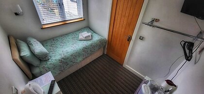 Deepcut Lodge Bed and Breakfast Self Service