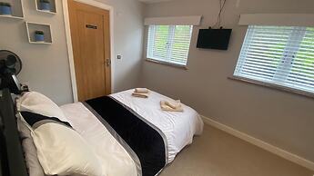 Deepcut Lodge Bed and Breakfast Self Service