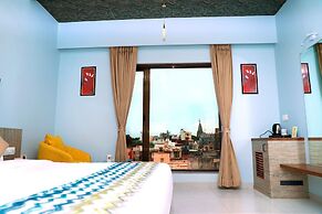 Hotel The Grand Ladhukara