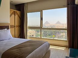 Grand Museum Guest House pyramids view