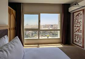 Grand Museum Guest House pyramids view