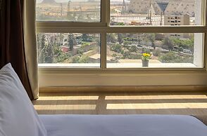 Grand Museum Guest House pyramids view