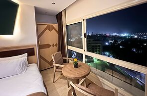 Grand Museum Guest House pyramids view