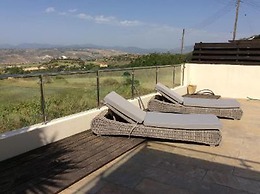 Idyllic 3 Bed Villa With Stunning Views