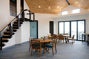 Barnacle Resort