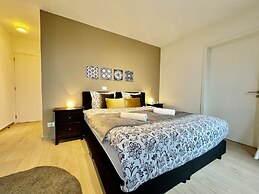 One Lux Stay near Diamond District