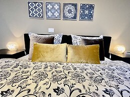 One Lux Stay near Diamond District