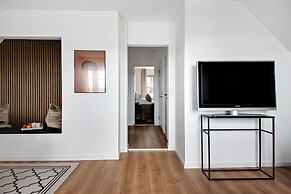 Charm 2 - Great 2-bdr Apt With Shared Garden and Balcony