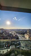 Modern 2Bed Condo in Luxurious Building