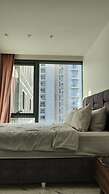 Modern 2Bed Condo in Luxurious Building