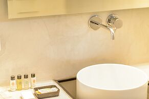 Amoramelia Suites
