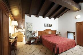 Bes Hotel La Muratella