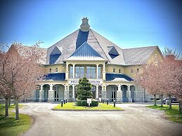 Settlers Suites