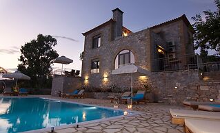 Irini Villa by Elrin Villas Mani