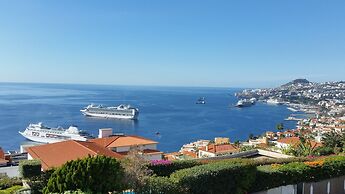 Apartments with Pool in Funchal