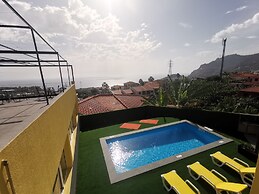 Apartments with Pool in Funchal
