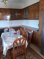Anastasias House, Zipari