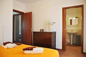 Red Roses Flat in a Semi-detached Villa