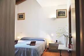 Red Roses Flat in a Semi-detached Villa