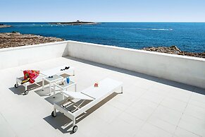 Villa Capo Passero is an Exclusive Villa With Swimming Pool