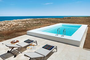 Villa Capo Passero is an Exclusive Villa With Swimming Pool