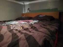 Room-lockable Room Center