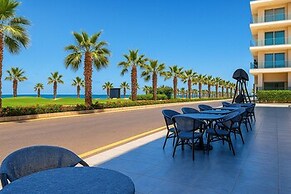 Budget-friendly Seaside Stay