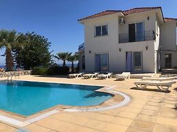 Villa Green Palace, Private Pool, Sea & Mountain Views , Spacious & Be