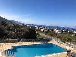 Villa Green Palace, Private Pool, Sea & Mountain Views , Spacious & Be
